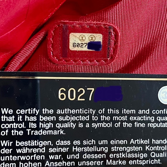 CHANEL LEATHER MESSENGER BAG❤️ - Picture 8 of 17